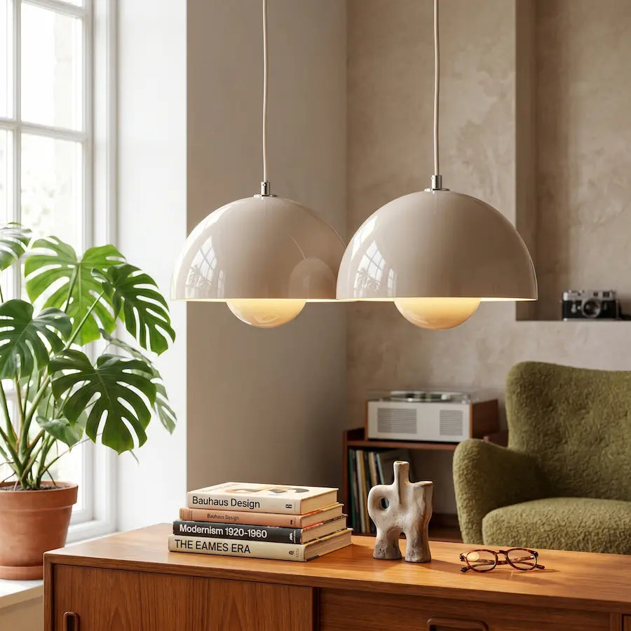 suspension luminaire design minimaliste couleur sable beige dans salon