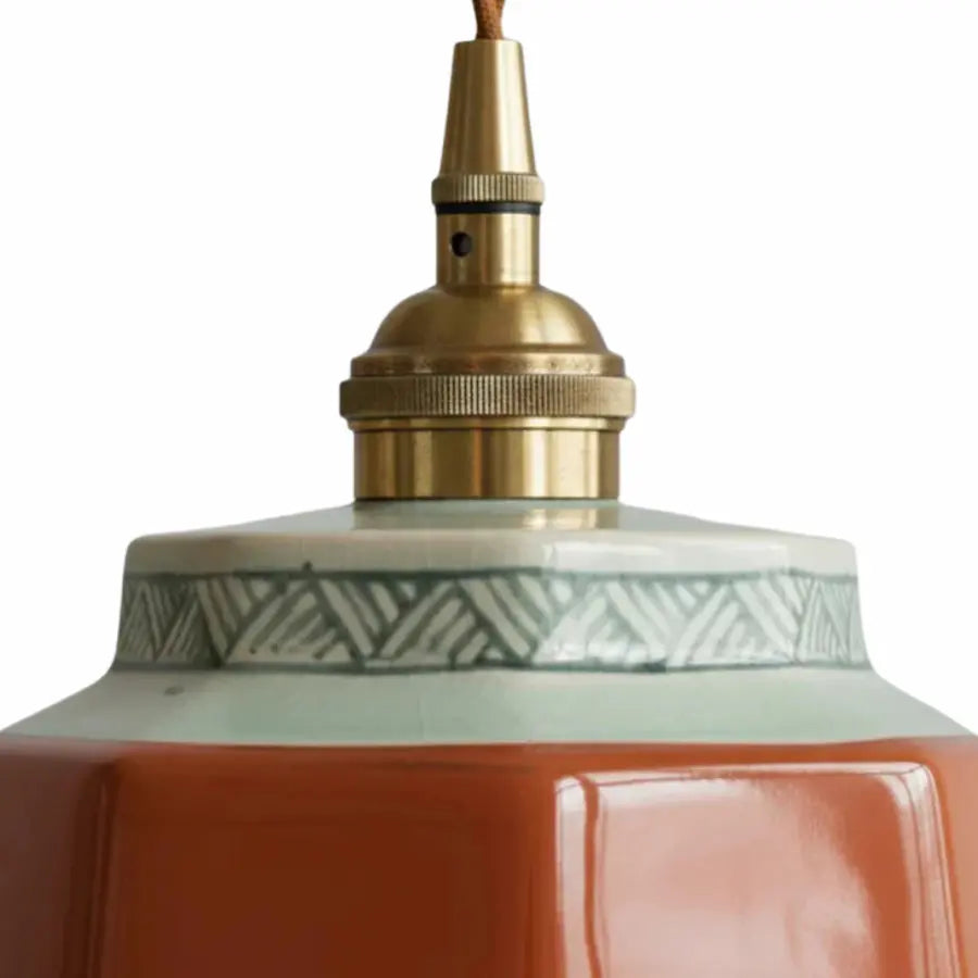 détails suspension en céramique rouge au style rétro