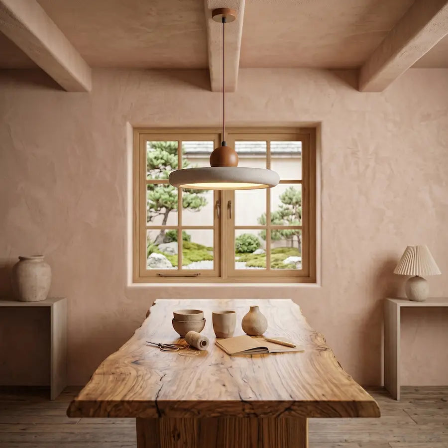 suspension moderne en travertin et bois en forme de disque